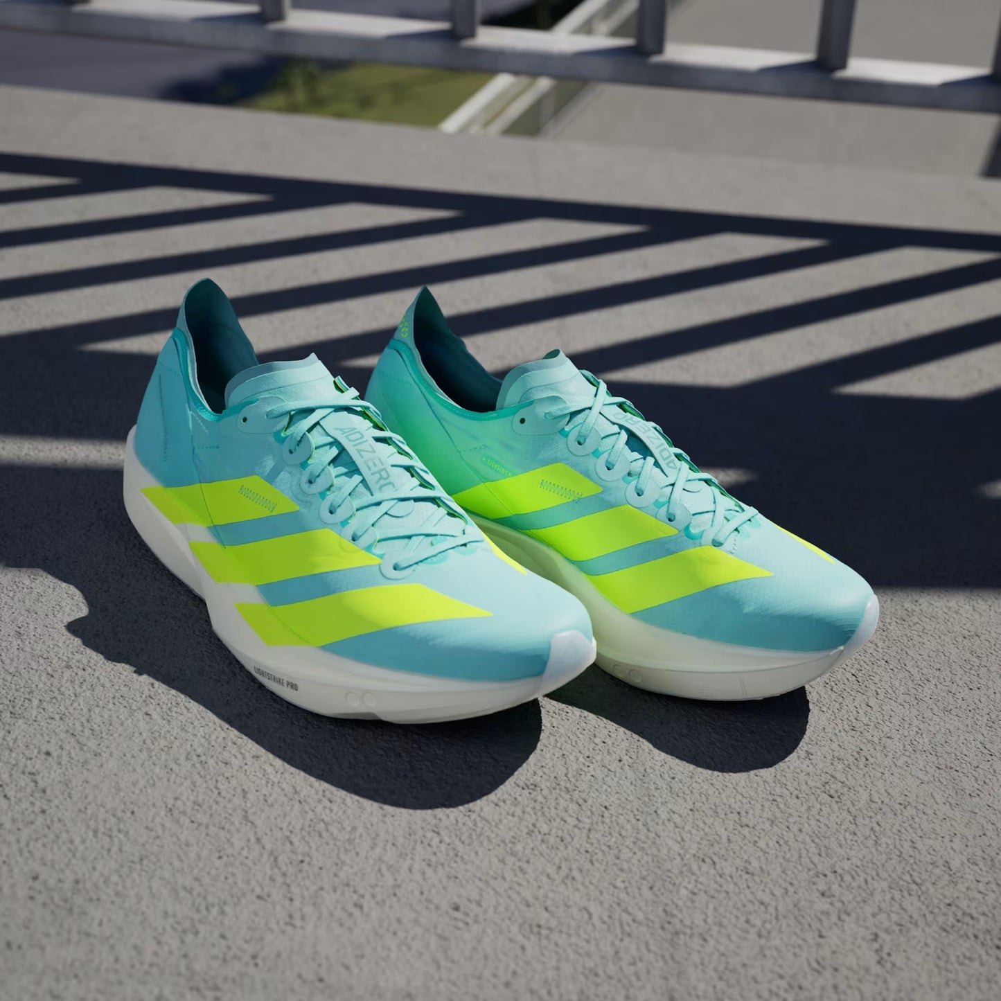 Adidas Men's Adizero Takumi Sen 11 - Flash Aqua / Zero Metalic / Mint Ton