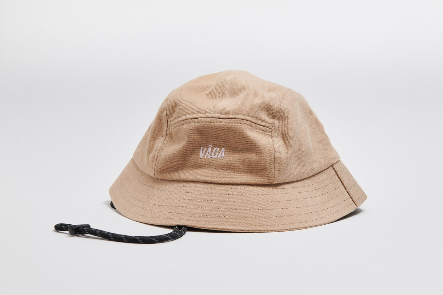 VAGA Washed Cotton Bucket Hat – Washed Sand / Navy Blue