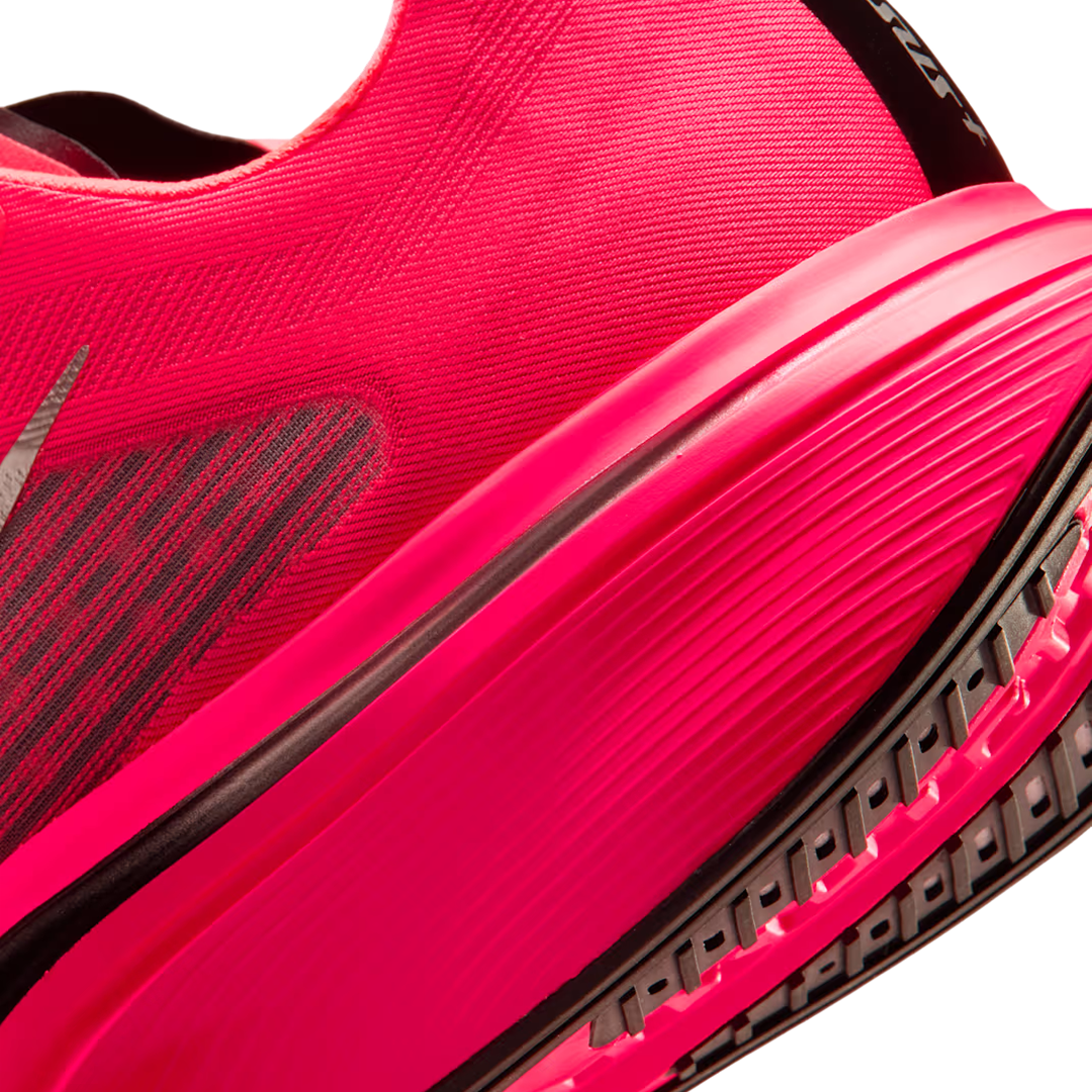 Nike Men's Pegasus Plus 2 – Flash Crimson/Black/Light Smoke Grey/Metallic Silver