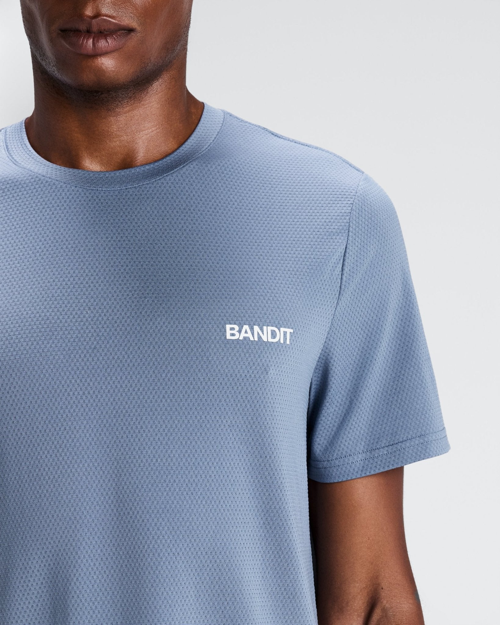 Bandit Men's Micromesh™ Run Tee – Steel Horizon - Interval Running