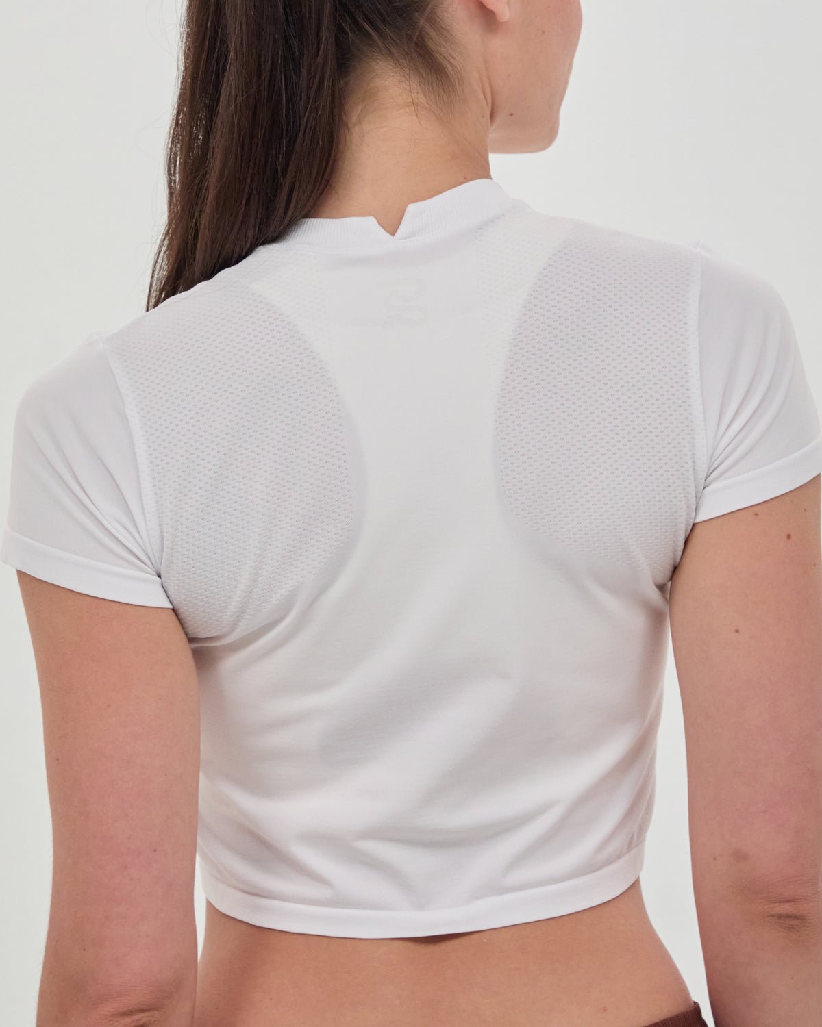 Bandit Mercury Seamless™ Women's Crop Tee - White - Interval Running
