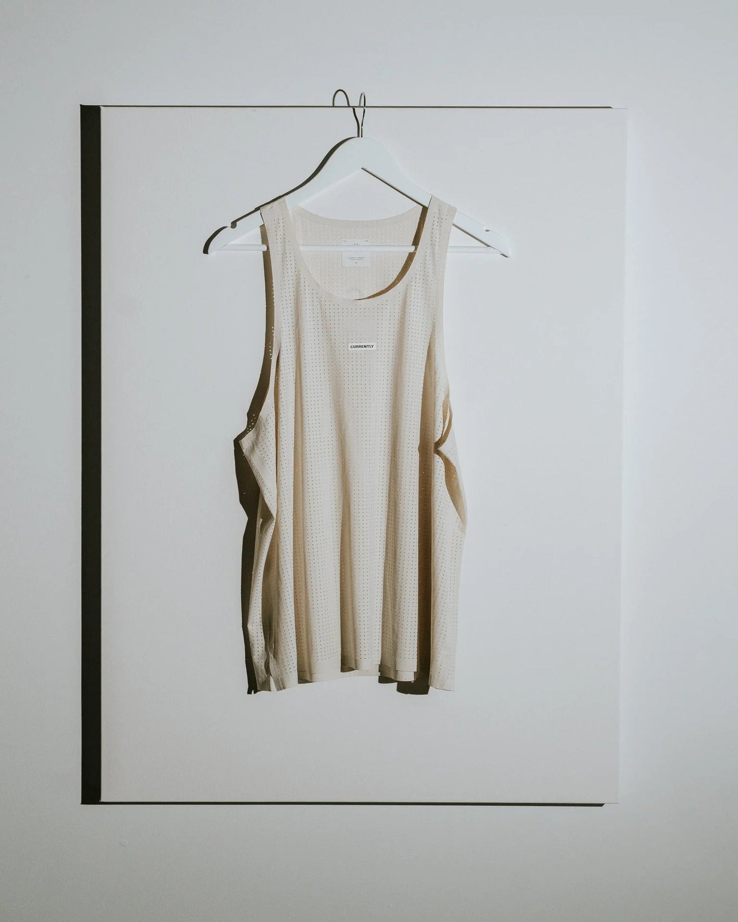Currently C - R™ Pro Singlet - Off - White - Interval Running