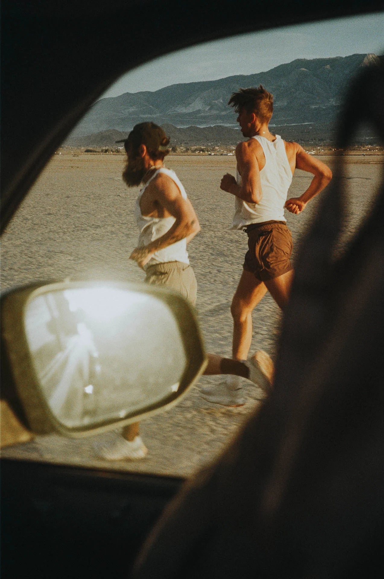 Currently C - R™ Pro Singlet - Off - White - Interval Running