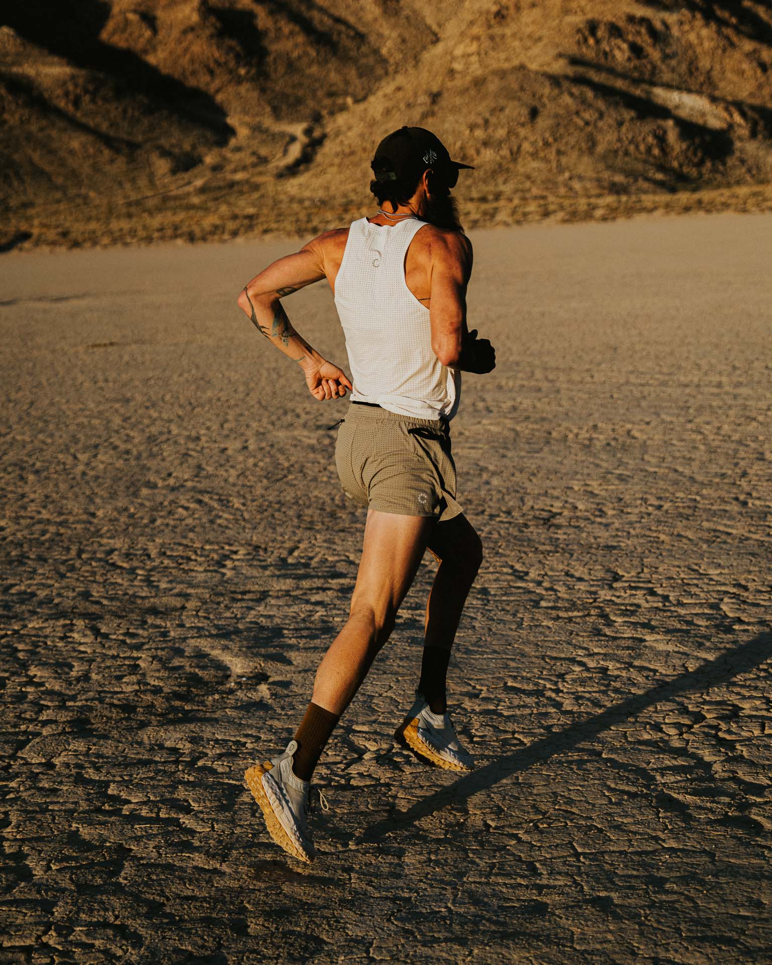 Currently C - R™ Pro Singlet - Off - White - Interval Running