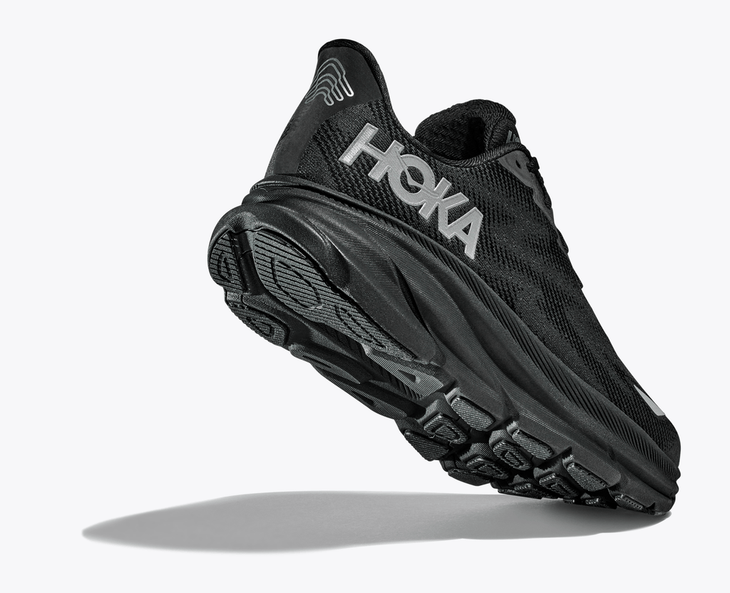 Hoka Women's Clifton 9 GORE - TEX - Black / Black - Interval Running