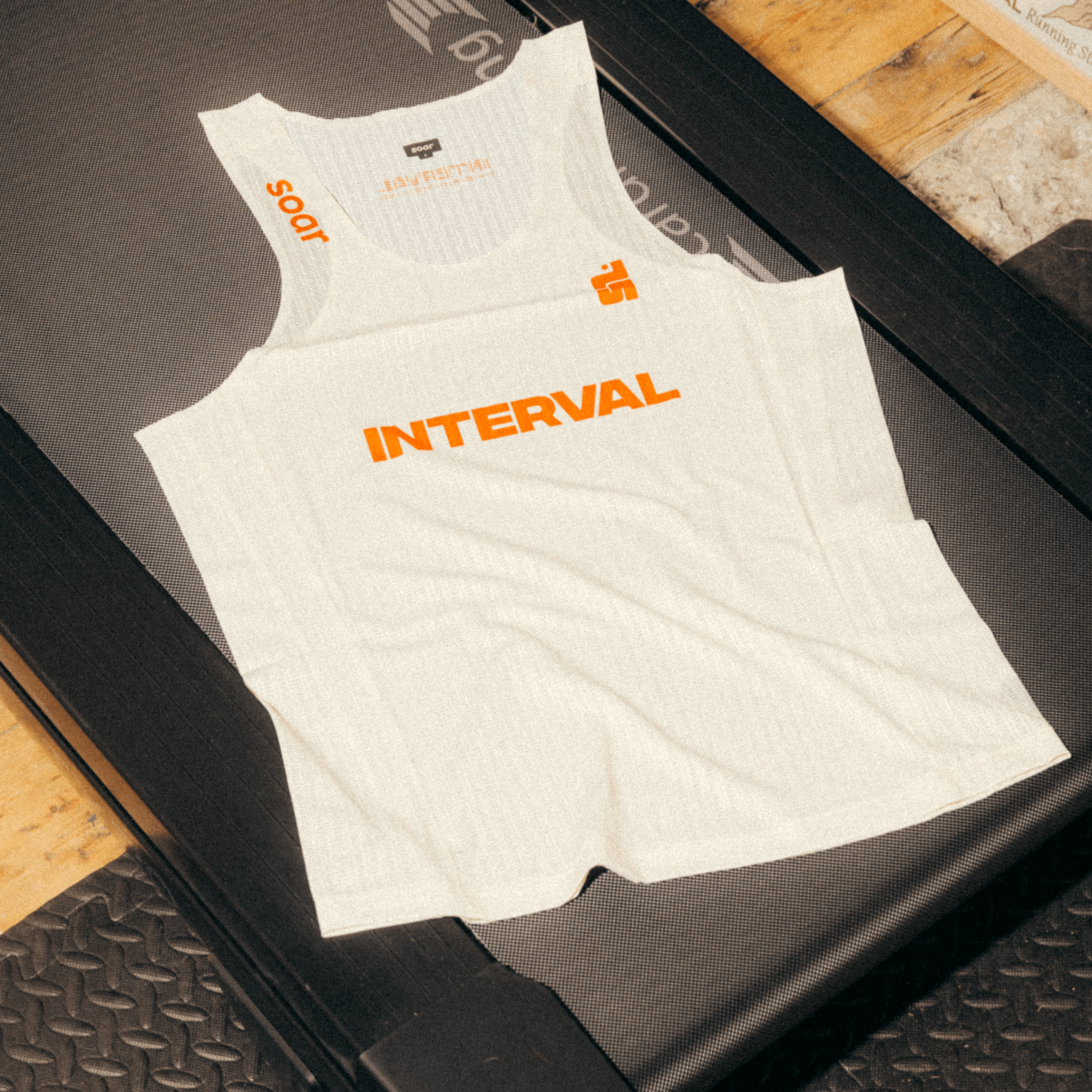 Interval x SOAR Race Vest - White - Interval Running
