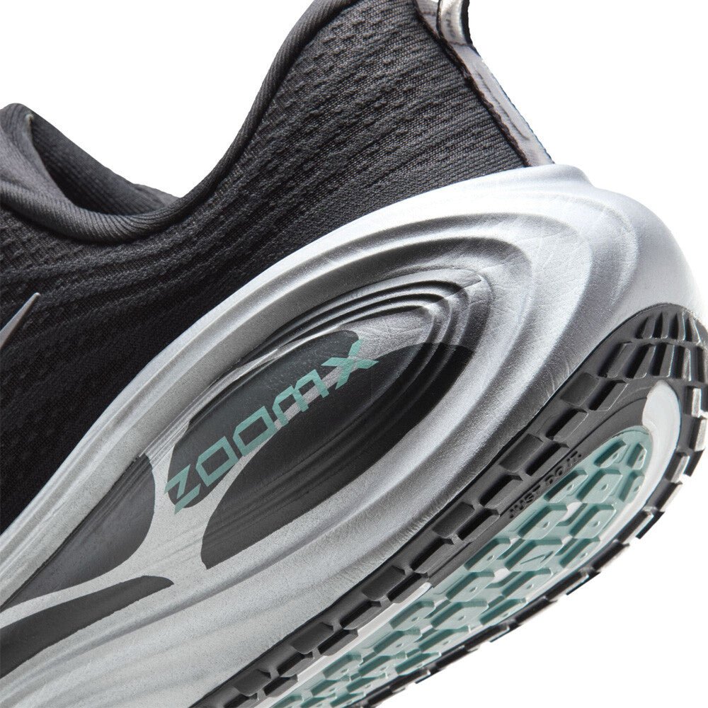 Nike Men's Vomero Plus | Anthracite / Cannon/White / Reflect Silver - Interval Running