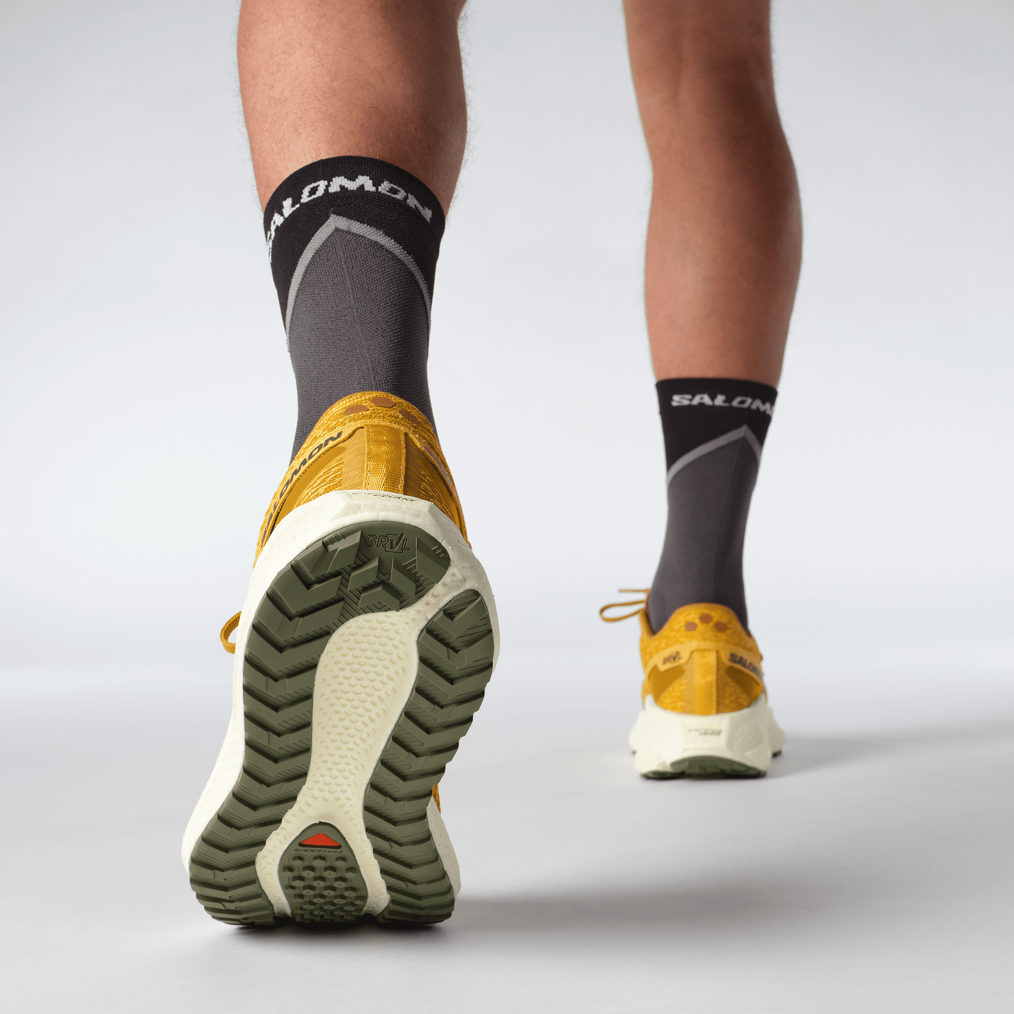 Salomon Men's Aero Glide 3 GRVL – Spicy Mustard / Vanilla Ice - Interval Running