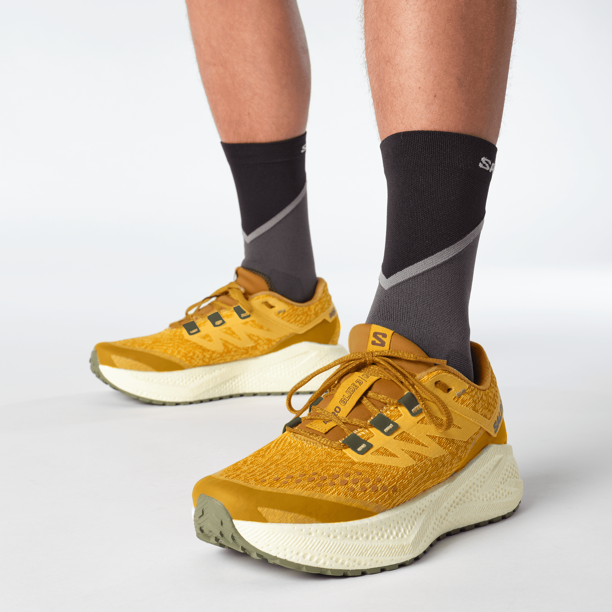 Salomon Men's Aero Glide 3 GRVL – Spicy Mustard / Vanilla Ice - Interval Running