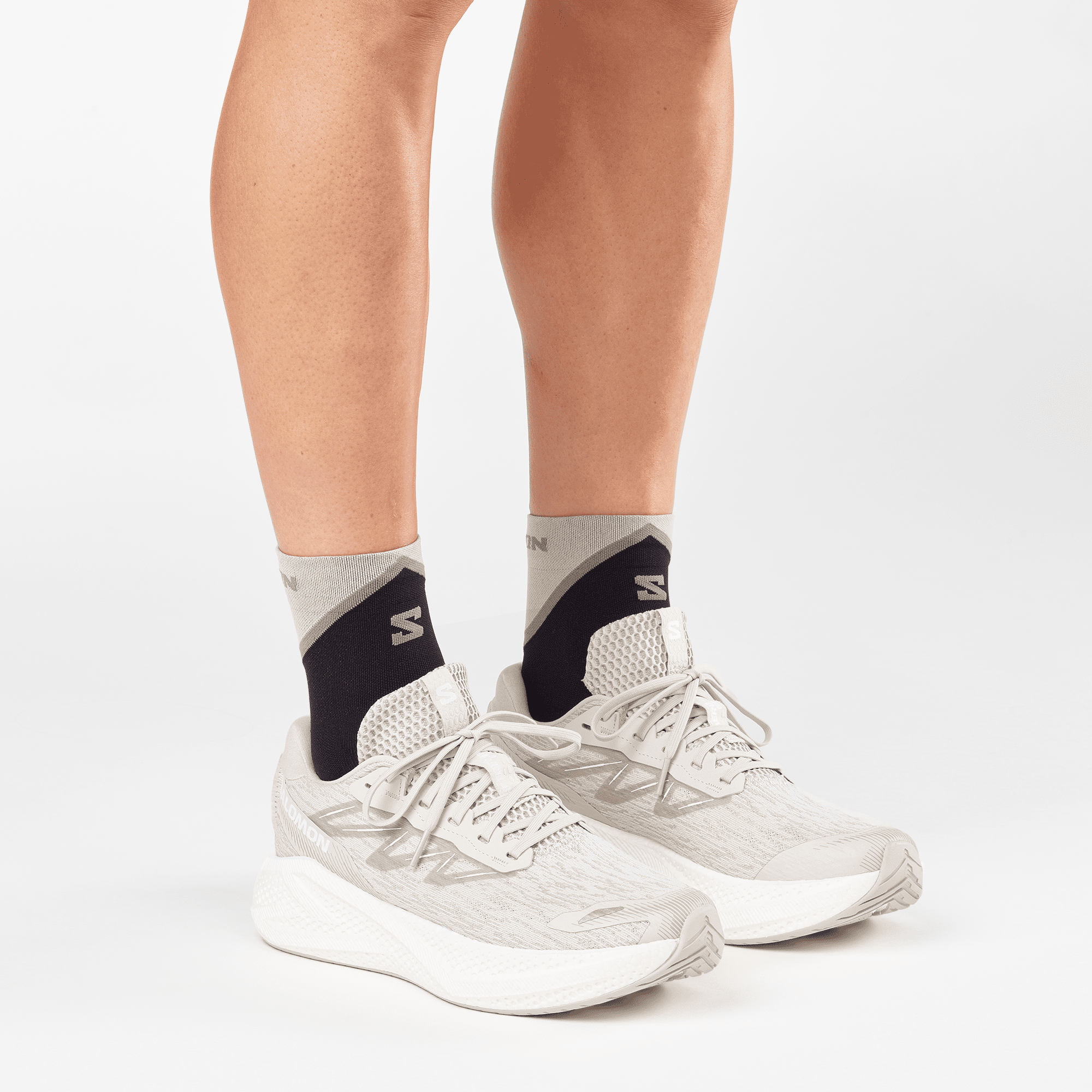 Salomon Men's Aero Glide 4 – Silver Cloud - Interval Running