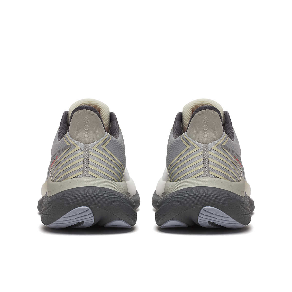 Saucony Men's Triumph 23 - Grey / Shadow - Interval Running