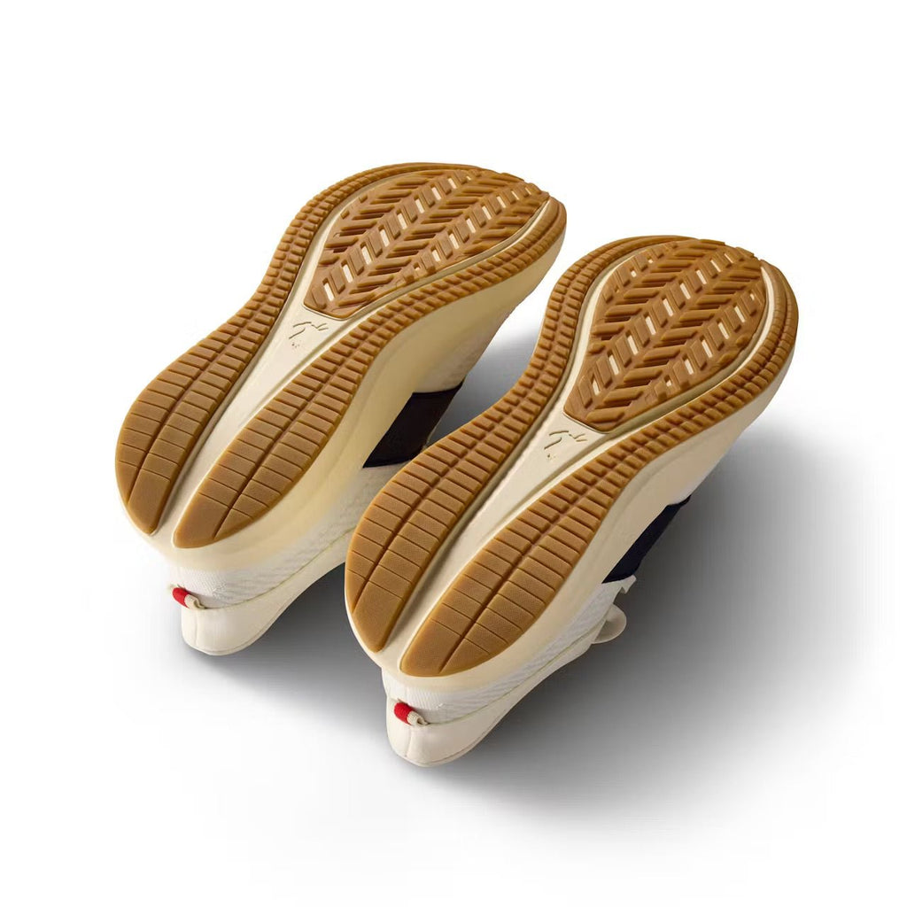 Tracksmith Eliot Runner - Unisex - Ivory/Navy/Ivory - Interval Running