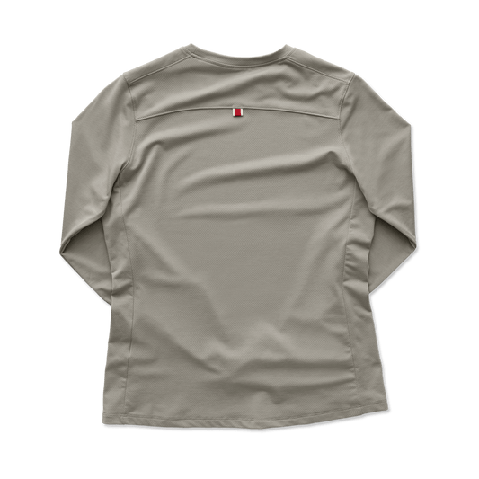 Tracksmith Women's Long Sleeve Session Tee – Dove - Interval Running