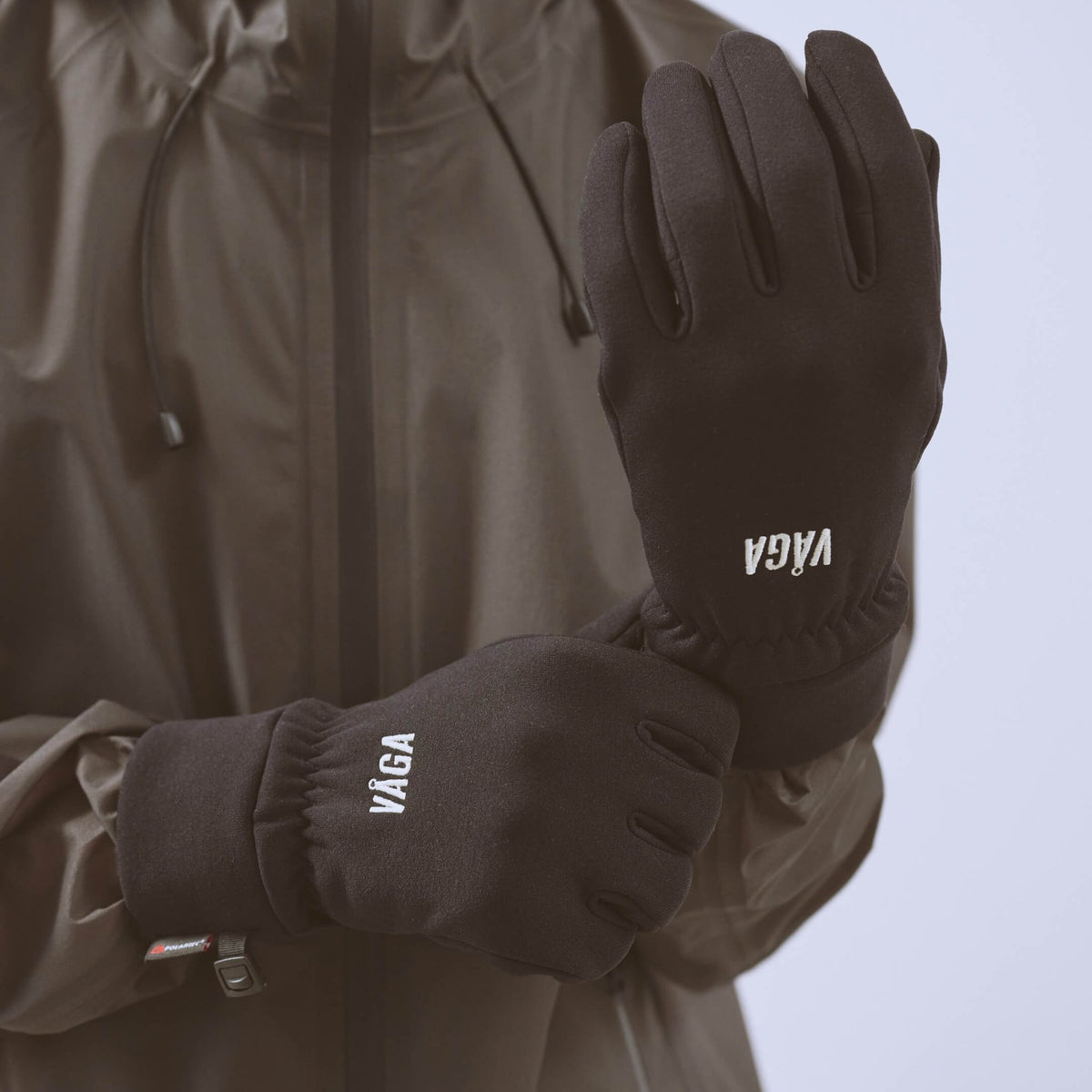 VÅGA Endurance Gloves – Black - Interval Running