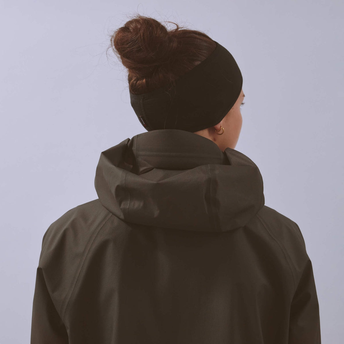 VÅGA Summit Performance Headband – Black - Interval Running
