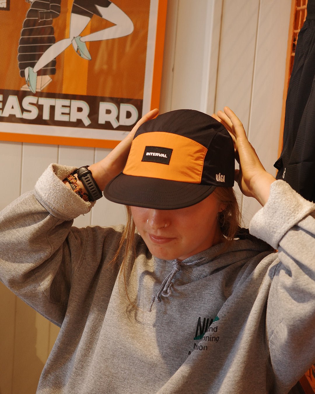 VÅGA x Interval Pacer Cap – Slate / Orange – Limited Edition - Interval Running