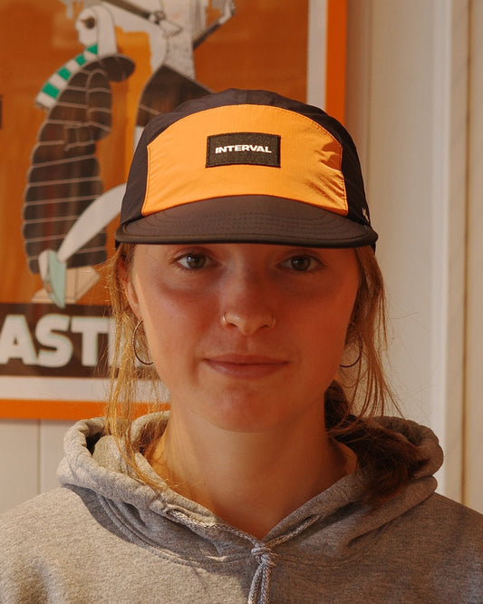 VÅGA x Interval Pacer Cap – Slate / Orange – Limited Edition - Interval Running