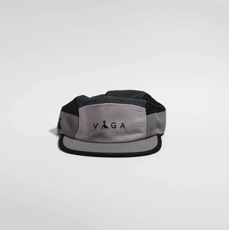 VÅGA Club Cap - Light Grey / Mid Grey / Black - Interval Running