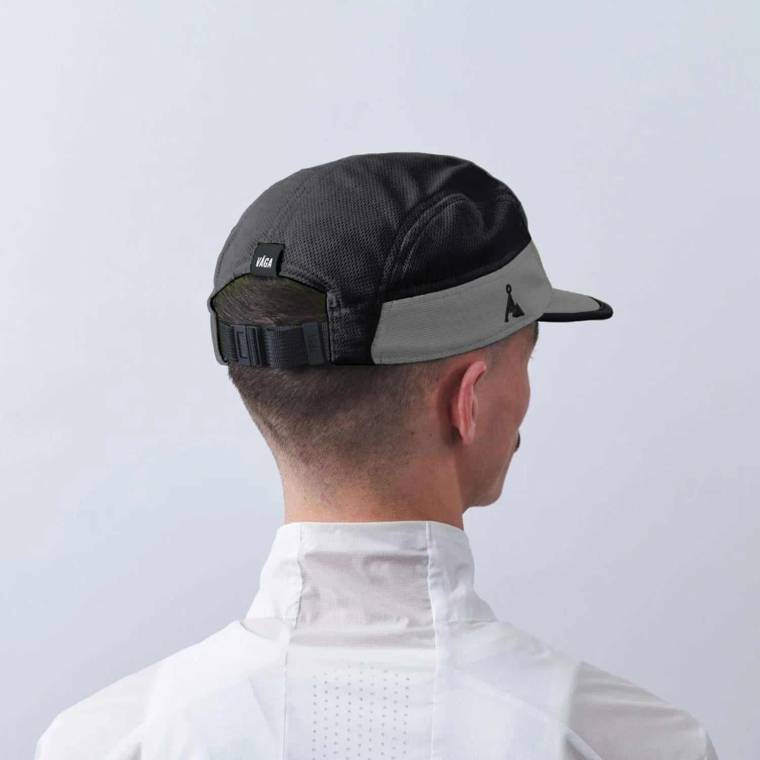 VÅGA Club Cap - Light Grey / Mid Grey / Black - Interval Running