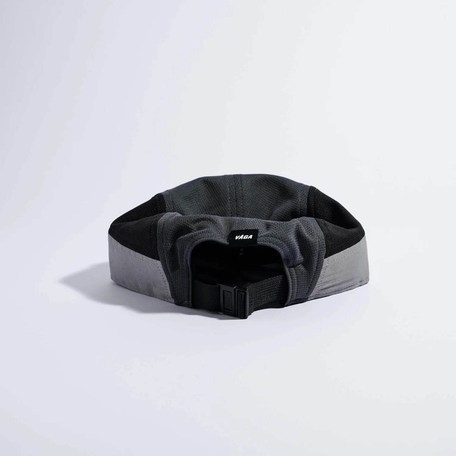 VÅGA Club Cap - Light Grey / Mid Grey / Black - Interval Running