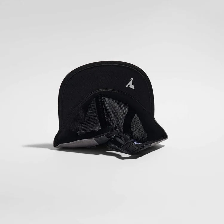 VÅGA Club Cap - Light Grey / Mid Grey / Black - Interval Running