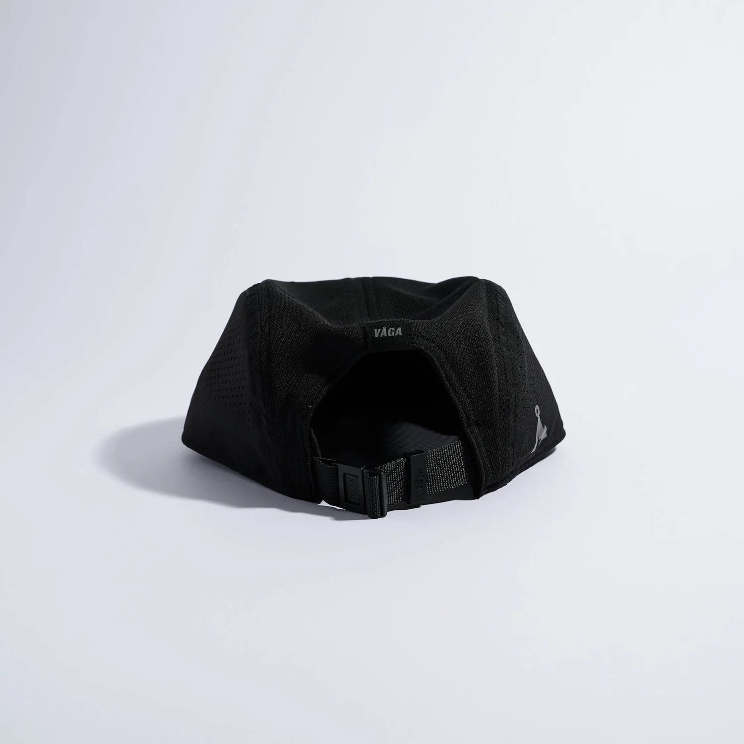 VÅGA Feather Racing Cap – Black - Interval Running