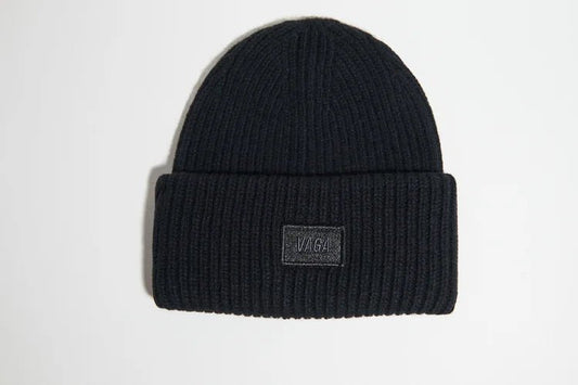 VÅGA Lambswool Chunky Beanie - Storm Black - Interval Running