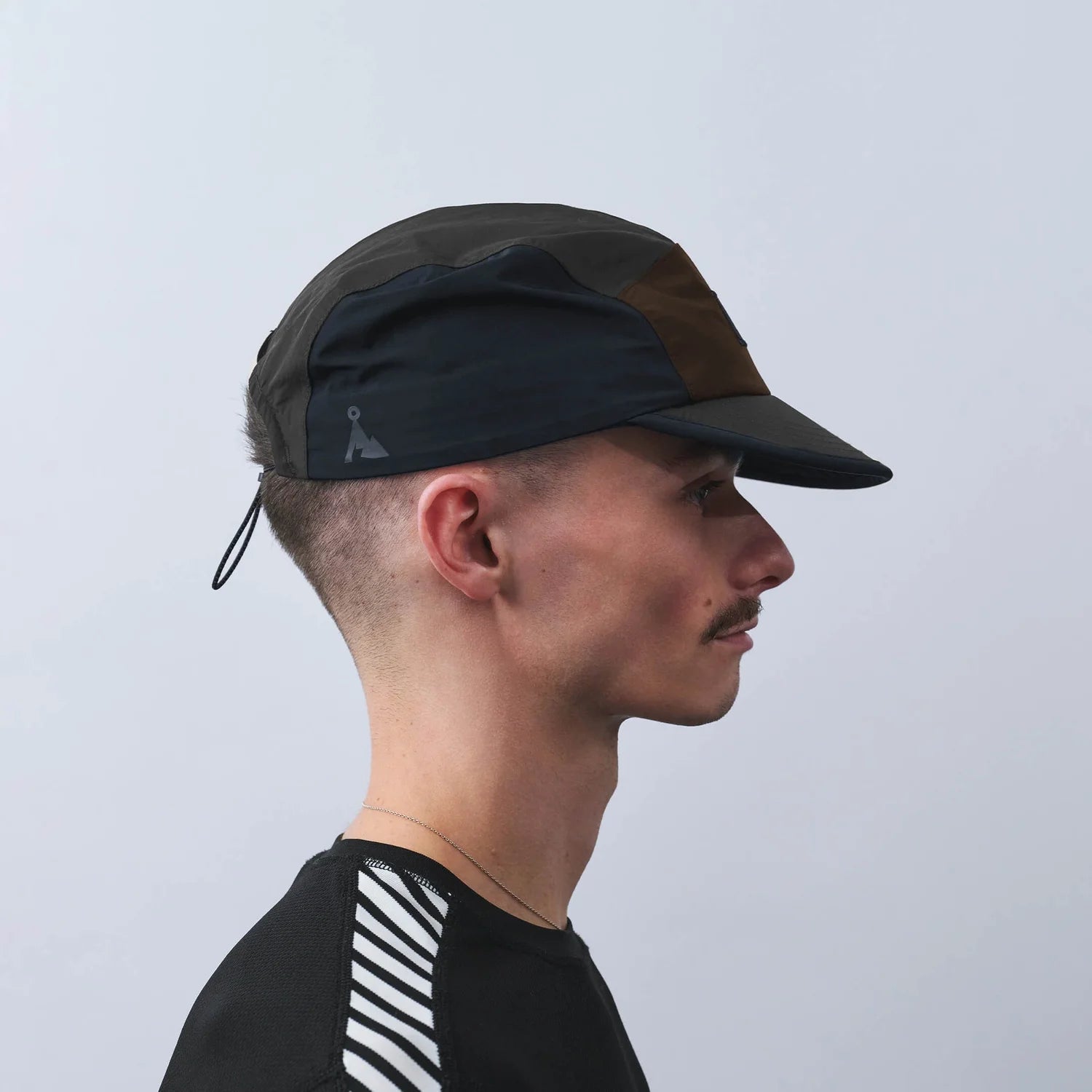 VÅGA Pacer Cap – Charcoal / Black / Brown - Interval Running
