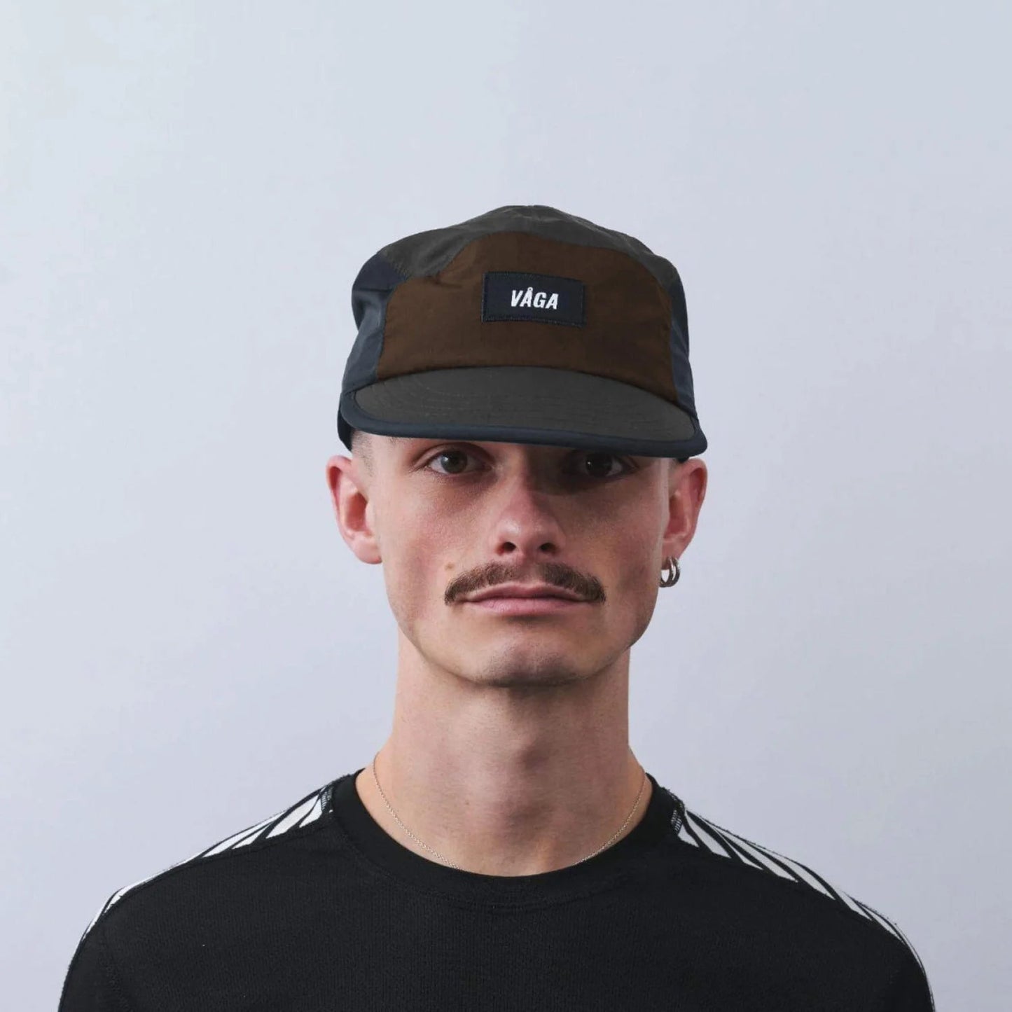 VÅGA Pacer Cap – Charcoal / Black / Brown - Interval Running