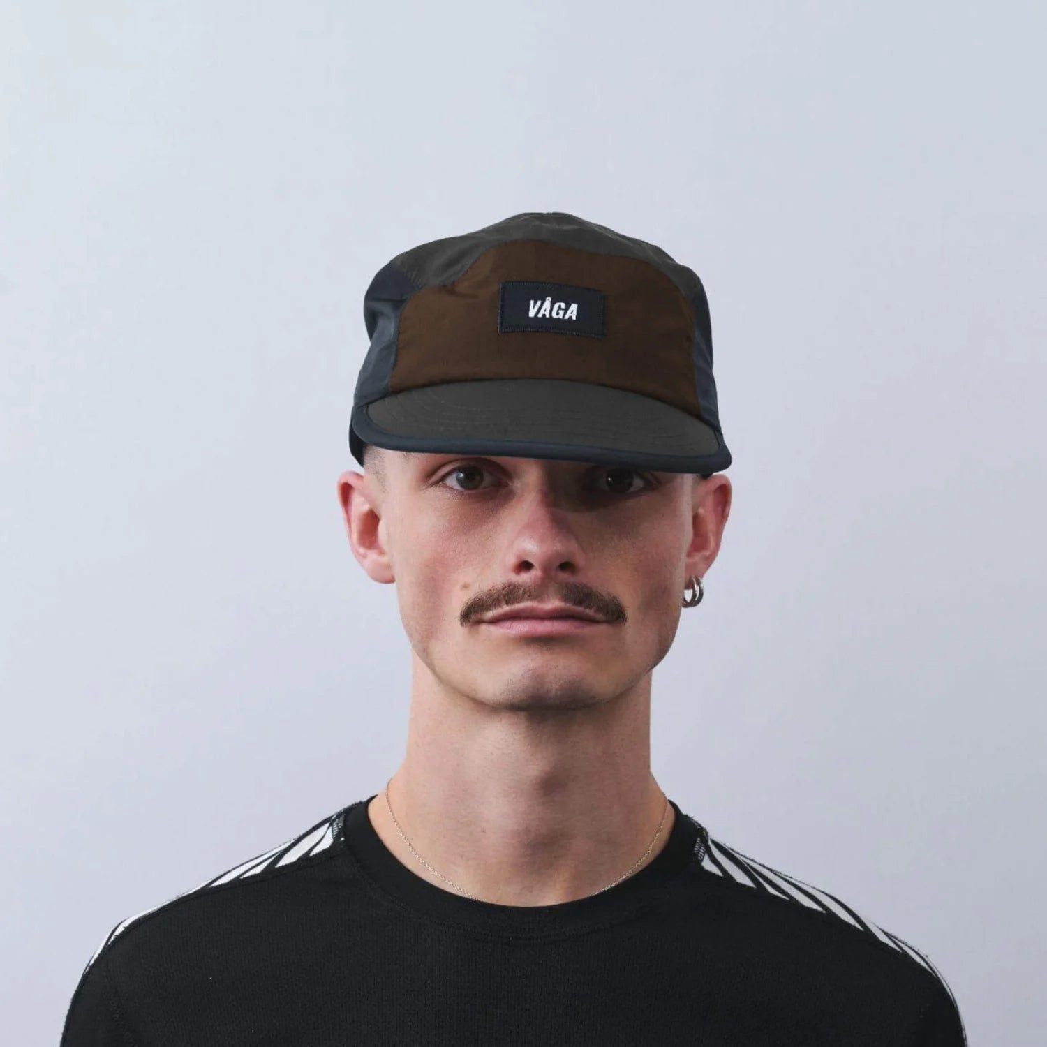 VÅGA Pacer Cap – Charcoal / Black / Brown - Interval Running