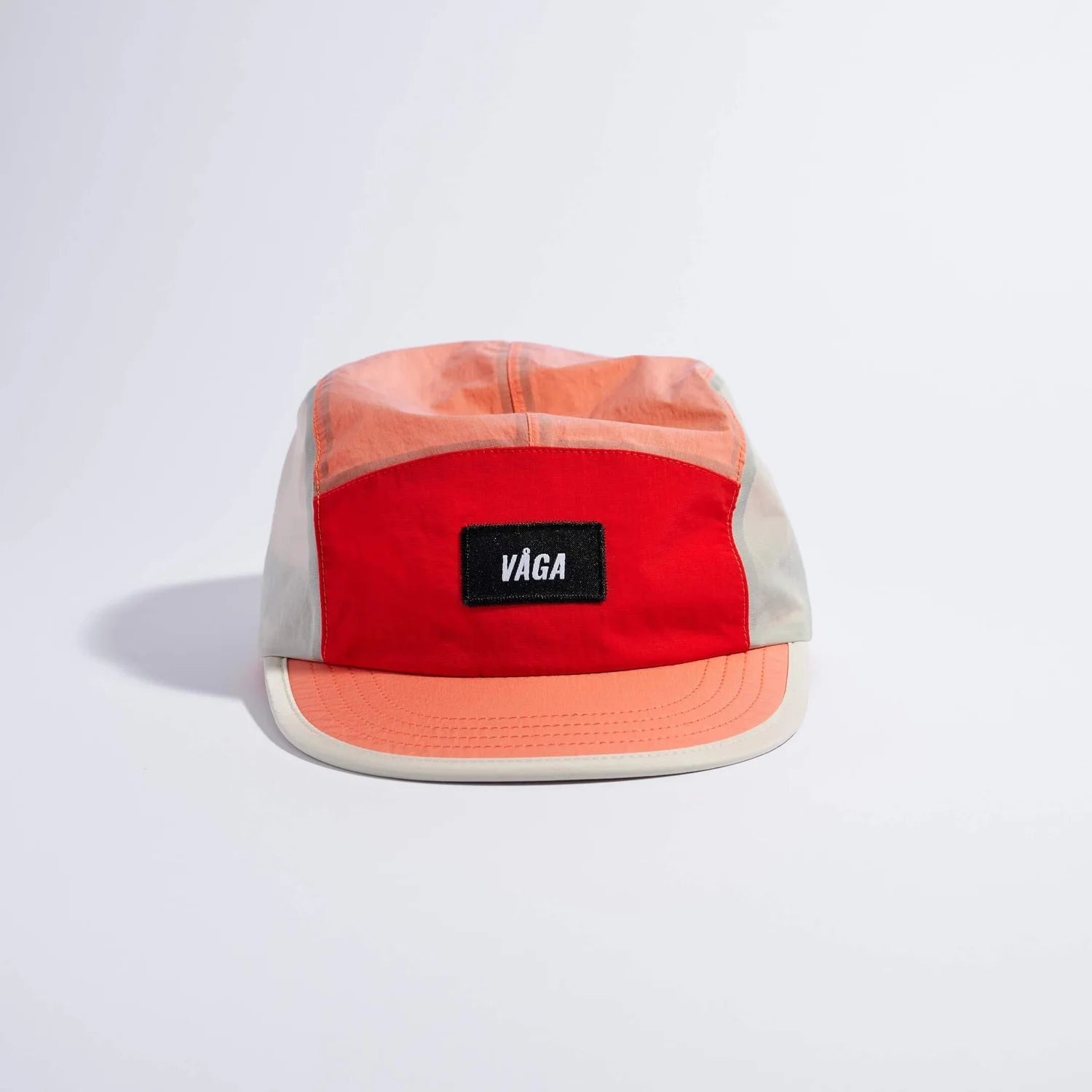 VÅGA Pacer Cap – Flame Red / Coral / Dust Grey - Interval Running