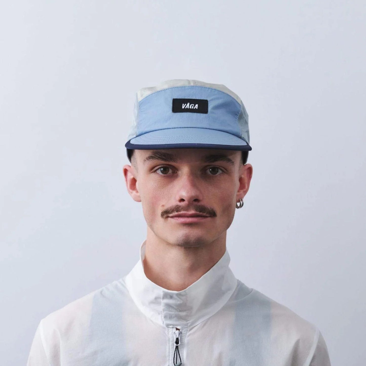 VÅGA Pacer Cap – Postal Blue / Dust Grey / Navy - Interval Running