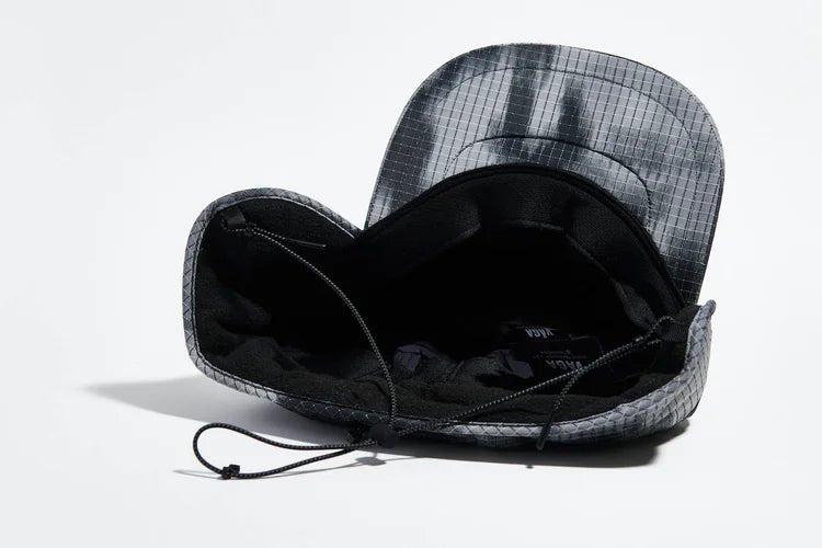 VÅGA Padder Hiker Cap - Silver / Reflective - Interval Running