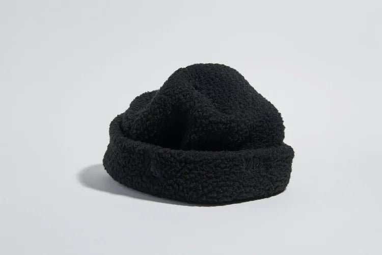 VÅGA Teddy Fleece Beanie - Black - Interval Running