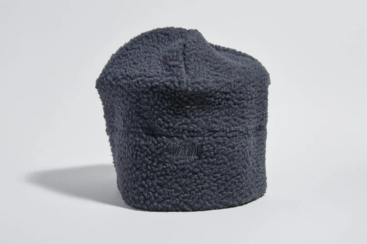 VÅGA Teddy Fleece Beanie - Charcoal - Interval Running