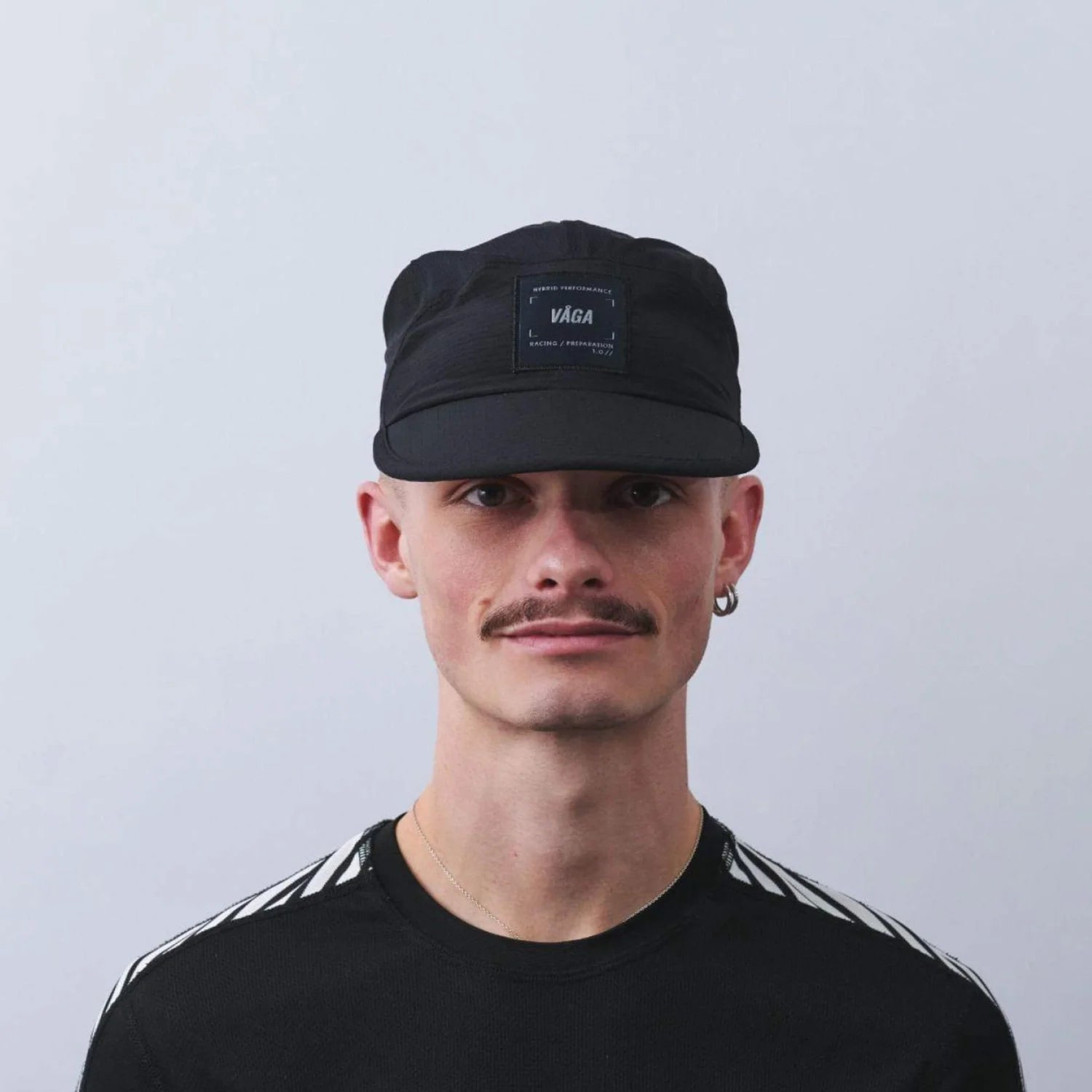 VÅGA Transit Lite Cap – Black - Interval Running